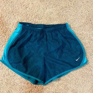 Turquoise Nike shorts / size XL